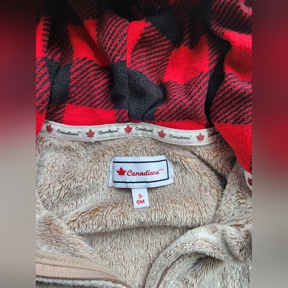 3/$25 - Canadiana reindeer onesie size 3 - 6 m - Picture 5 of 5